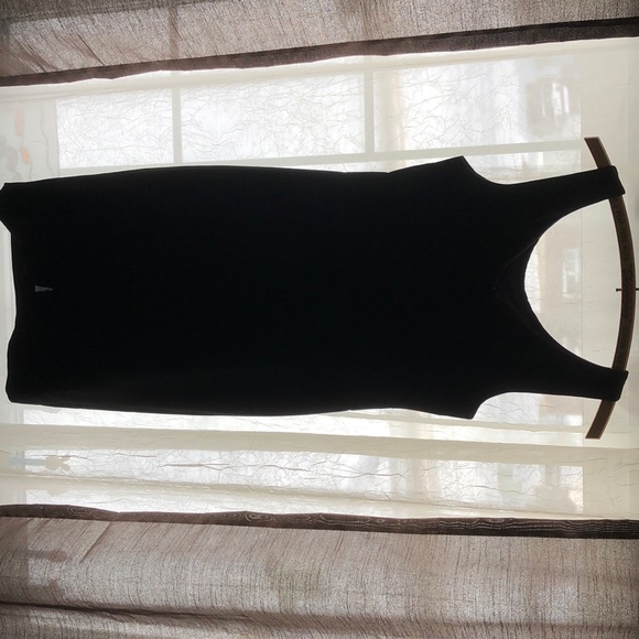 Very nice Black dress ! Only worn Once ! Petite - Picture 2 of 2